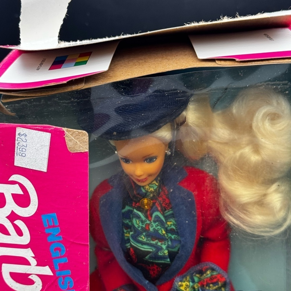 Barbie Vtg 1991 ENGLISH BARBIE #4973 Dolls of the World Collection Damaged Box - Picture 8 of 16